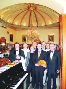 Das Team um Charly Kotzina