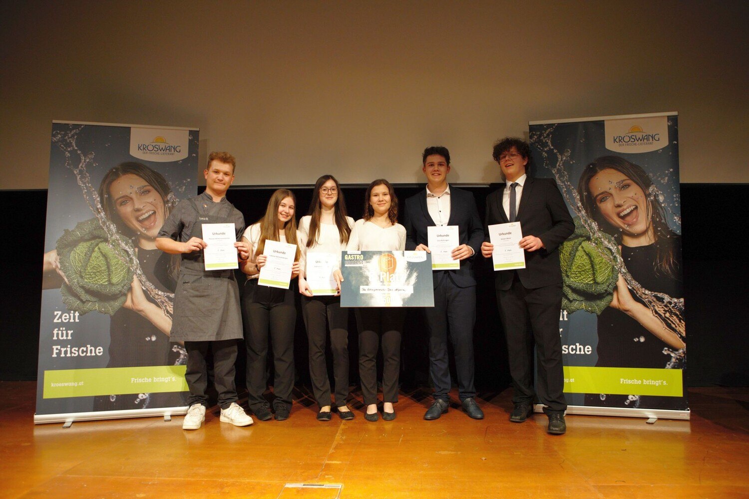 Platz 5: The Entrepreneurs - Das Alpora (BBS Weyer)
Shared Plate-Konzept im Fine Dining Bereich. Gäste stellen sich die Komponenten ihres persönlichen Plates aus dem Speiseangebot selbst zusammen. Plus: Liveplating-Desserts. Benefits für Mitarbeiter. © Alexander Grübling