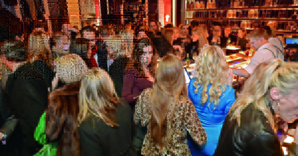 Neueröffnung: Tanz-Mäuse im Herren-Club