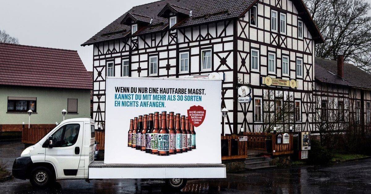 Witzige Aktion gegen Nazibier