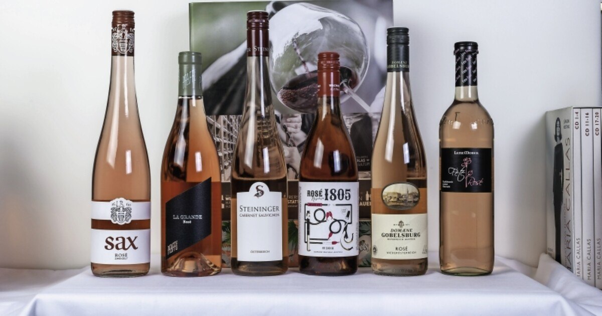 Mode-Hit auf der Terrasse: Das rosa Trikot auspacken!