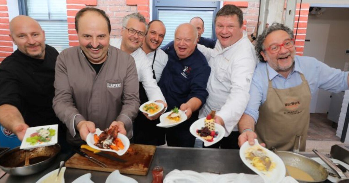 Prominent besuchte Eröffnung der Casa del vino Ternitz