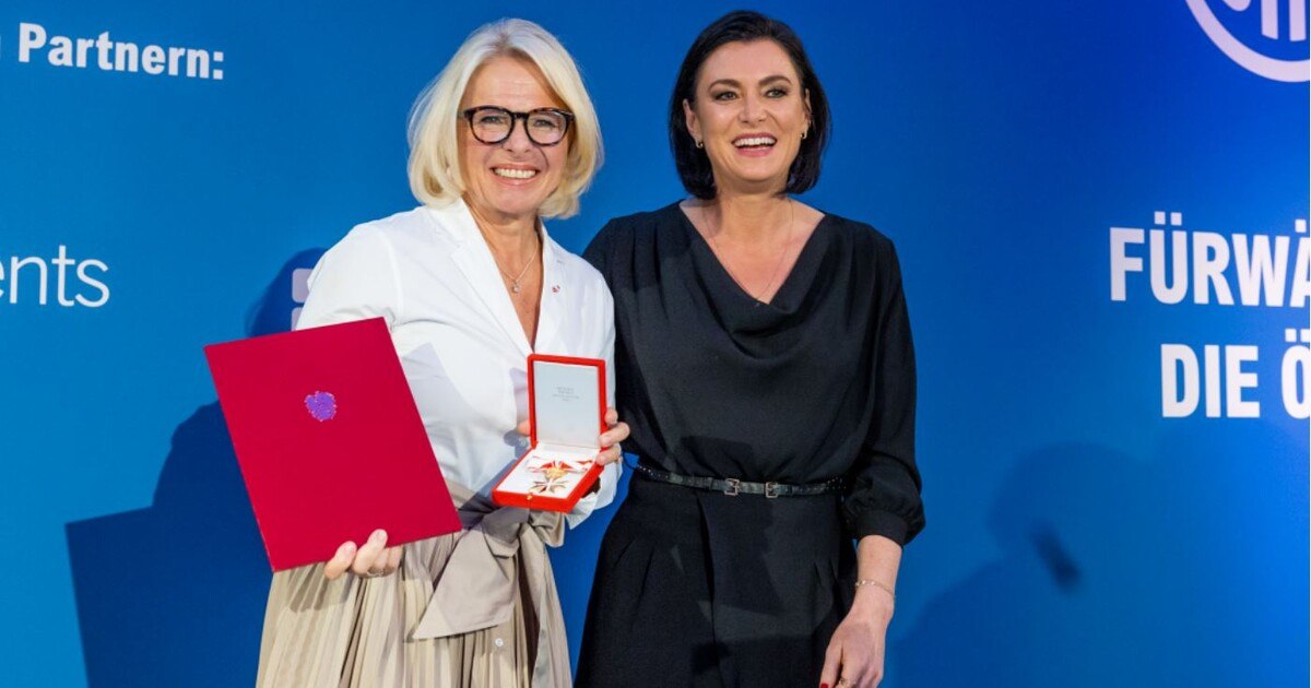 Goldenes Ehrenzeichen für „Vorreiterin Reitterer“