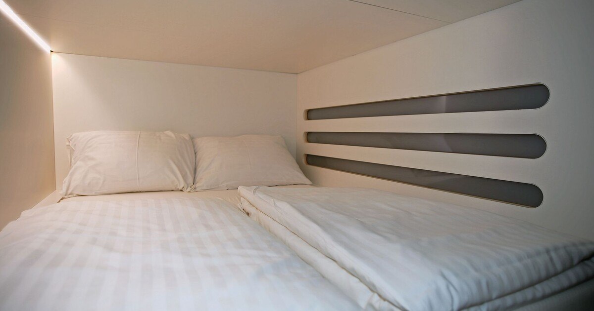 Salzburg: Schlafen in der Kapsel