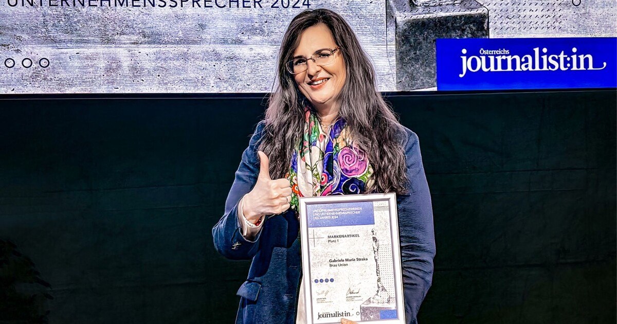 Straka strikes again