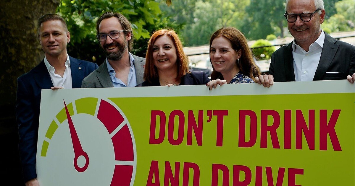 Zur EM sagen Schnaps-Produzenten: „Lass Dein Auto stehen“!