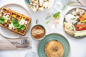 Frühstück auf rein pflanzlicher Basis im Bistro Deppat. (c) Ten Thirty