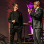 Mario Pulker und Moderator Max Mayrhofer im Gespräch.