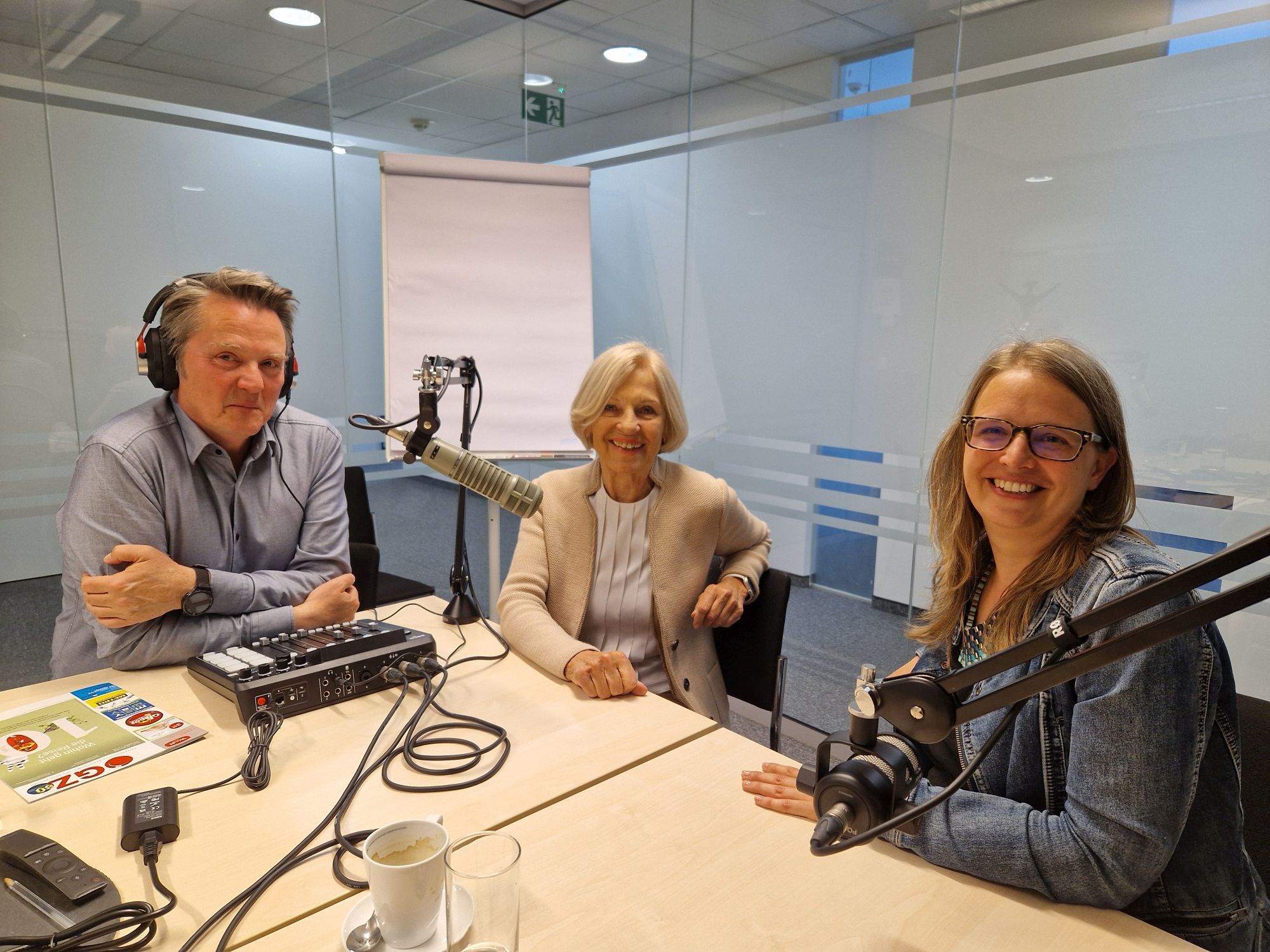 Zu Gast im "Tourismus To Go"-Podcaststudio: Elfriede Krempl und Tina Brandstetter. (C) Markus Höller