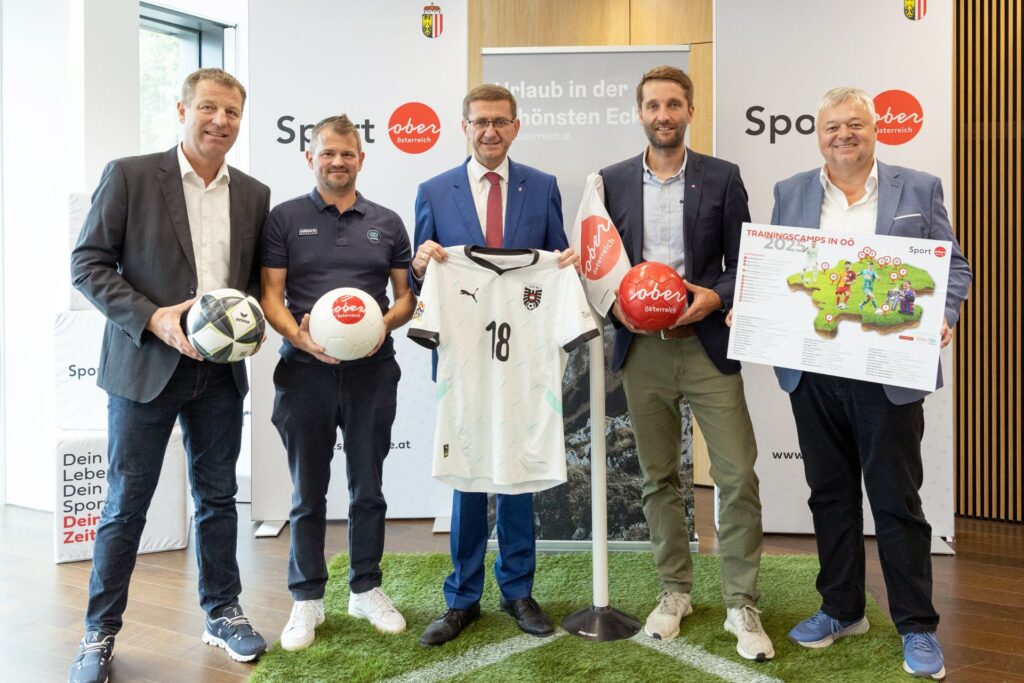 V.l.n.r.. Andreas Holzinger (Managing Director Austrian Sports Resorts/BSFZ Obertraun), Heinz Rosenauer (Managing Director imFOCUS GmbH), Wirtschafts- und Sport-Landesrat Markus Achleitner, Christoph Glasner (Marketingleiter Oberösterreich Tourismus GmbH) und Horst Dilly (Geschäftsführer Dilly – Das Nationalpark Resort). (C) Land OÖ/Margot Haag