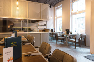 Das moderne Interieur bietet Platz für 45 Gäste. © ROBIN CONSULT / Fellner