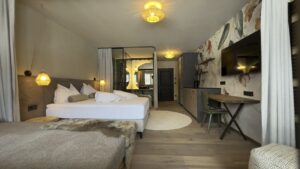 Das Carpe Solem Kaprun wird über 108 hochwertig ausgestattete Wohneinheiten verfügen – darunter 60 Zimmer und Juniorsuiten sowie 48 Apartments. (C) Alps Resorts