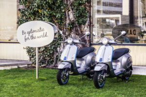 Daniel Graz, E-Vespas © Florian Weitzer Hotels & Restaurants