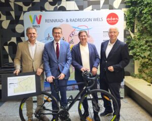 v.l.n.r. Peter Jungreithmair, MBA GF Tourismusverband Region Wels, Wirtschafts- und Tourismus-Landesrat Markus Achleitner, Bgm. Dr. Andreas Rabl, KR Helmut Platzer, Vorstandsvorsitzender Tourismusverband Region Wels © Rainer Hülsmann/ Tourismusverband Region Wels