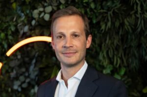 Hatte in den letzten Monaten bestimmt die eine oder andere schlaflose Nacht: Adrian Lindner, CEO der Lindner Hotel Group. (C) LHG