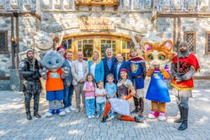 Gruppenfoto, vlnr: Christian Schriefl (Vize-Bgm. St. Margarethen) , Filip De Witte (GF Familypark), Daniela Winkler (Landesrätin), Gerold Stagl (Bgm. Rust), Andreas Wirth (Präsident BGLD Wirtschaftskammer) ©  Wolfgang Payer