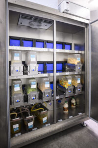 Frische auf Knopfdruck: Der vollautomatische Küchenassistent von happyBytz kombiniert innovative Robotik mit hochwertigen regionalen Zutaten für Genuss rund um die Uhr. © happyBytz / Oss