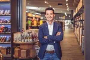 Marktleiter Manuel Zischg und sein Team bieten bewährte Qualität. © M. Reiter für Transgourmet Österreich