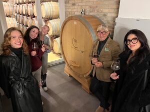 v.l.n.r Weingut Maul, VillányJasmin Enengel, Livia Kolowrat, Sophia Waffek, József Kertész, Abela Alnajaffi. © Amuse Bouche