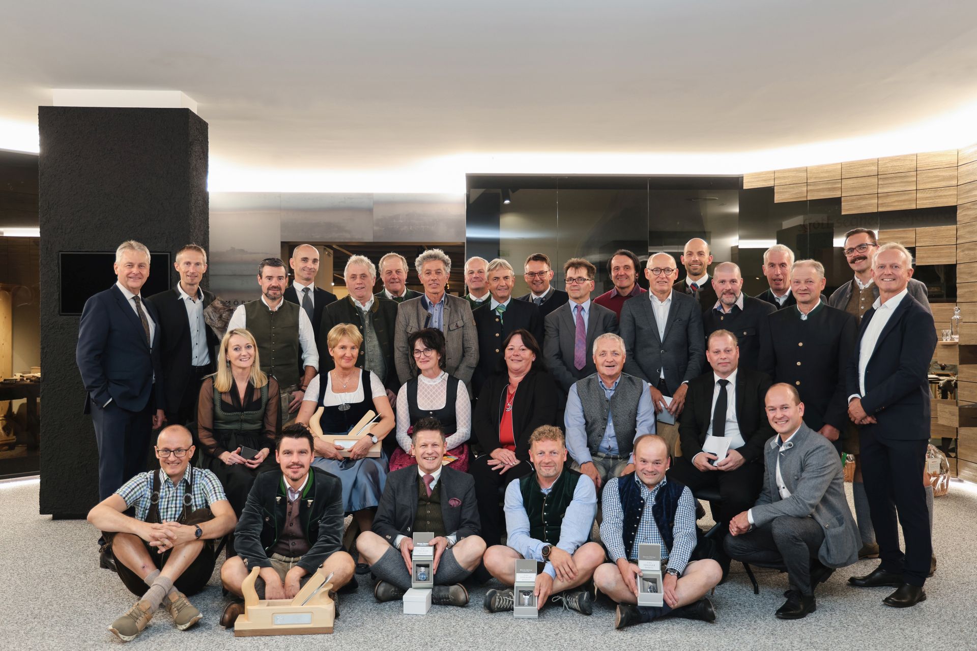 Voglauer ehrt langjährige Mitarbeitende